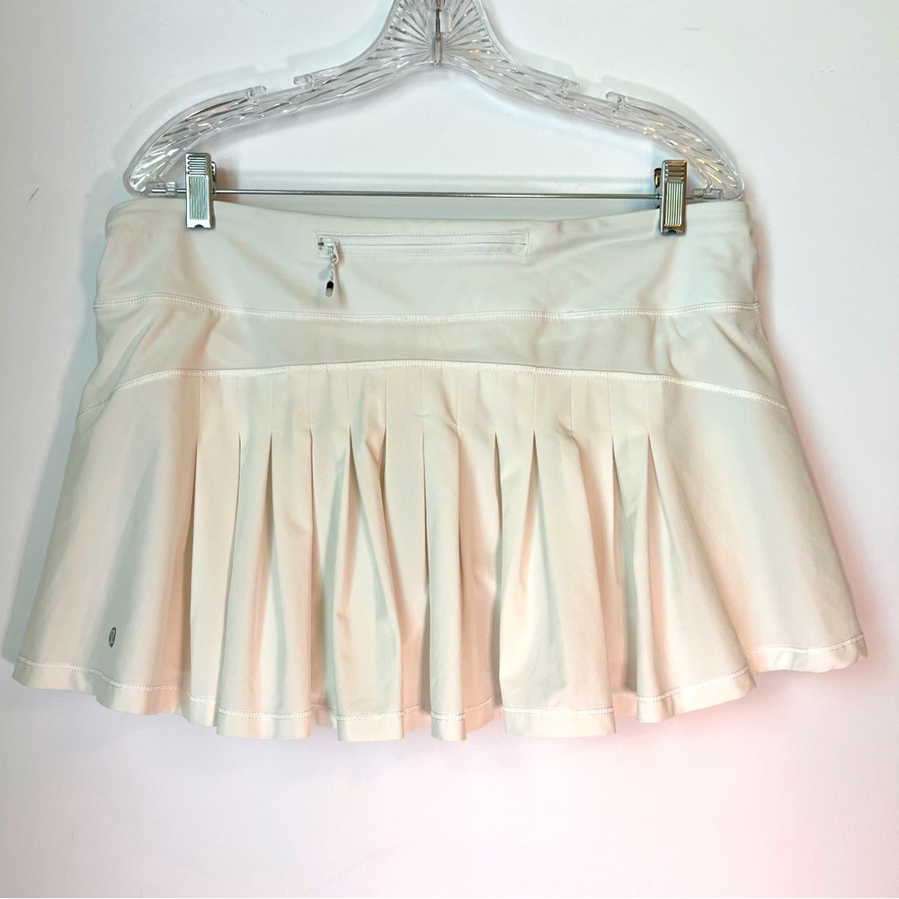 LULULEMON White Flirty Pleated Tennis/Golf Skort SIZE 12